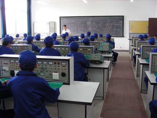 中國洛陽一拖技師學院有哪些優勢？